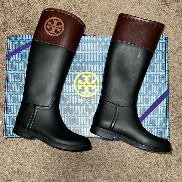 Tory Burch Shoes - Tory Burch Classic Rainboot Semi Shine